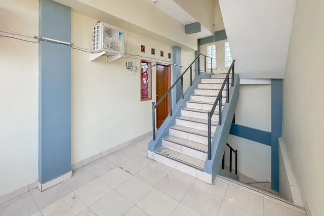 Urbanview Hotel Maharani Garut