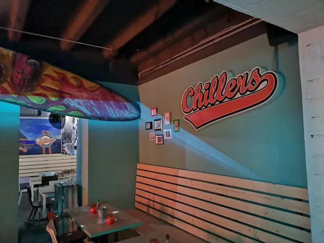 CHILLERS – Burger, Wings, Drinks & More