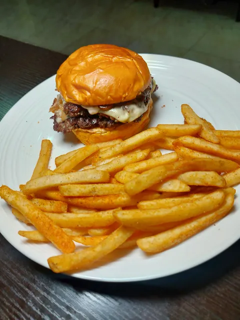 Chub's smash burgers • La Prensa