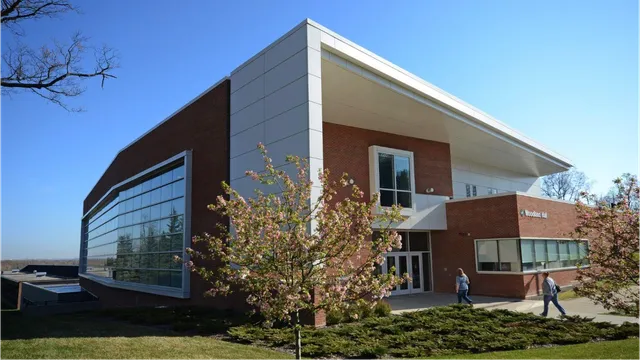 Oakland Community College - Highland Lakes Campus