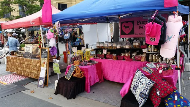 Emerald Lakes Market