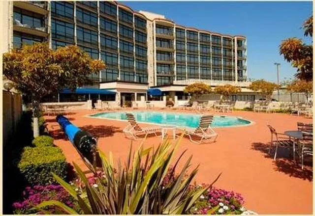Oakland Airport Executive Hotel