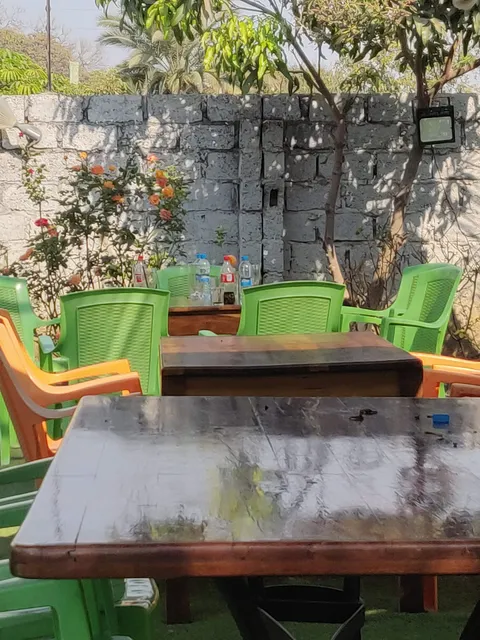 FoodBee Indian Restaurant And Bar