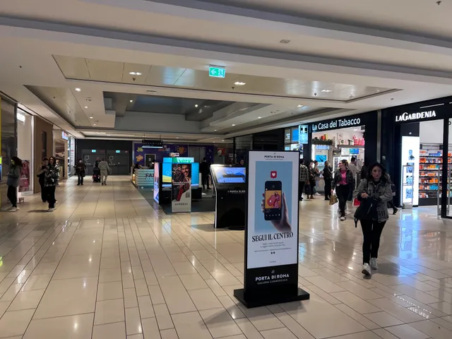 Porta di Roma - True Roman Experience