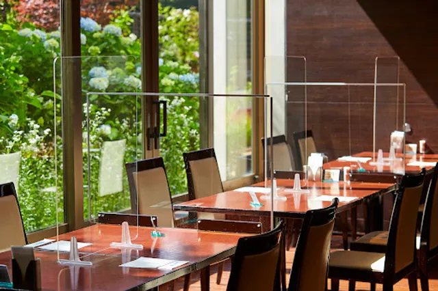 ブッフェ＆パーティコート グラスシーズンズ