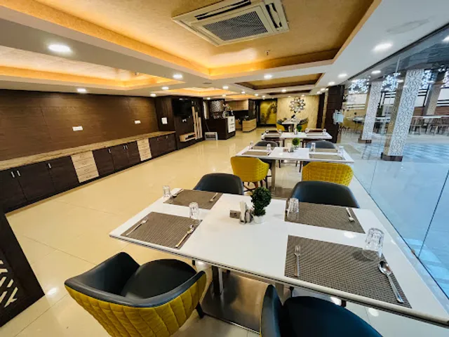 The Kitchenette Restaurant by Hotel Solitaire