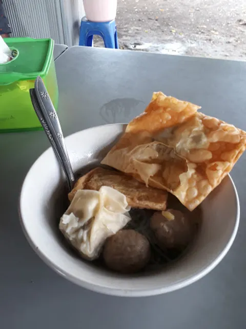 Bakso & mie cak kribo