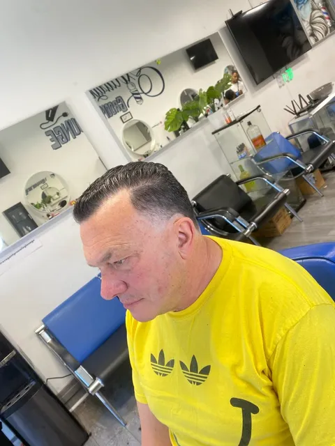 Extravagant Grooming Lounge