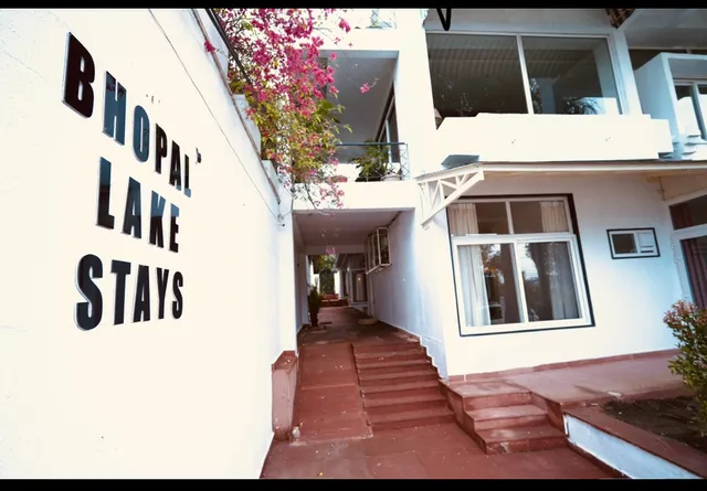 Bhopal Lake Stays