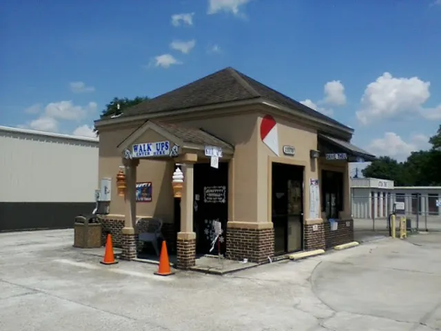 Smitty's Snowballs And Ice Cream Shop.