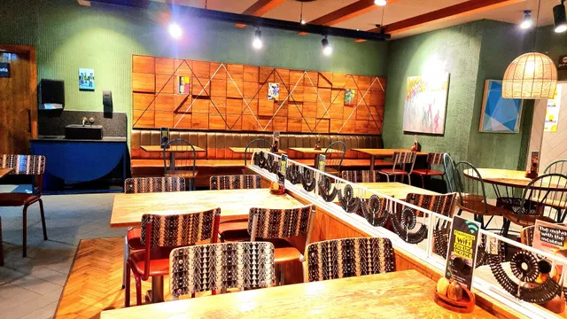 Nando's Brits Drive Thru