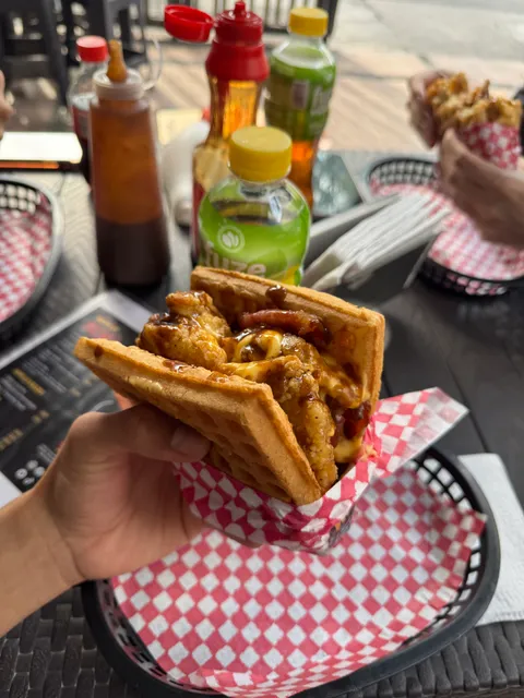 King Chicken Waffles