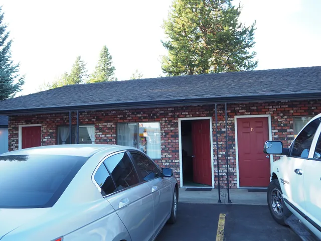 Highlander Motel & RV Park