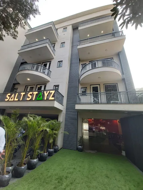 Saltstayz Select - Huda City Center