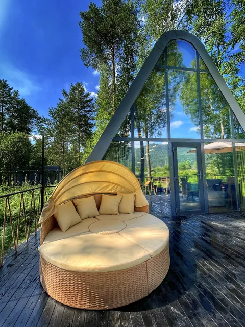 GEOMETRIKA • lounge hotel