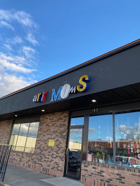 Art Moms and Friends Boutique