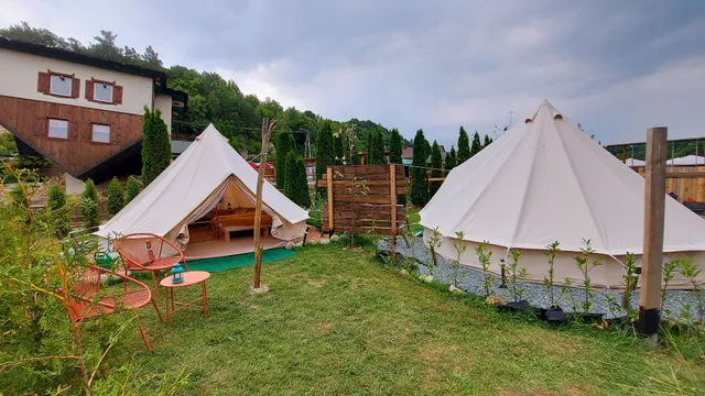 Dream Glamping - Wakacyjna Wioska - Bar Tiki - Noclegi-Eventy-