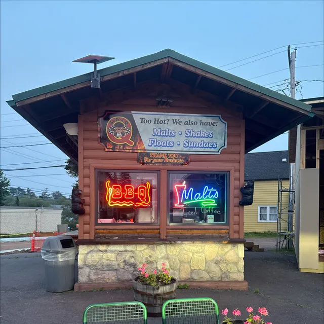 BoB-a-Q Smokehouse & Grill