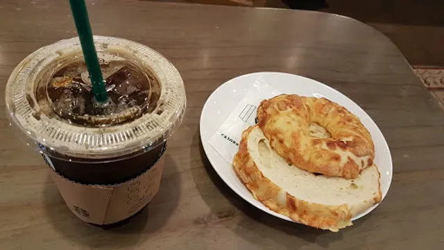 Starbucks Dong-yeouido