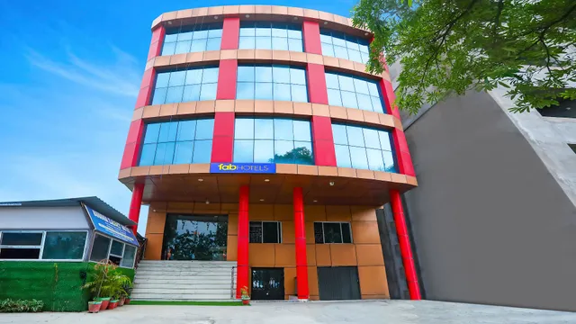 FabHotel Buddha Saalt