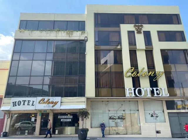 Hotel Colony