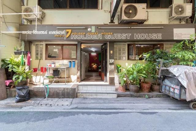 7 Holder Guest House