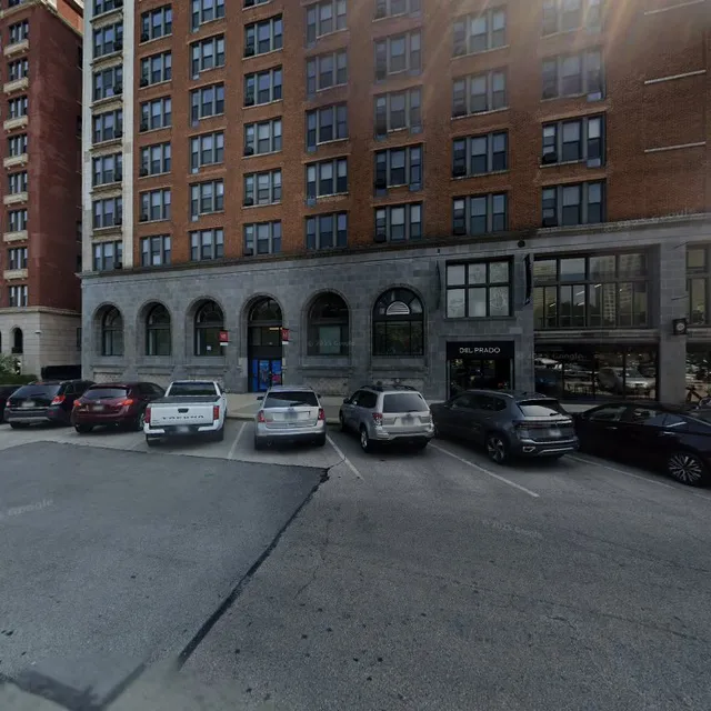 5319 S Hyde Park Blvd