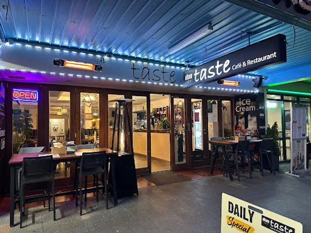 Taste Cafe Restaurant & Bar