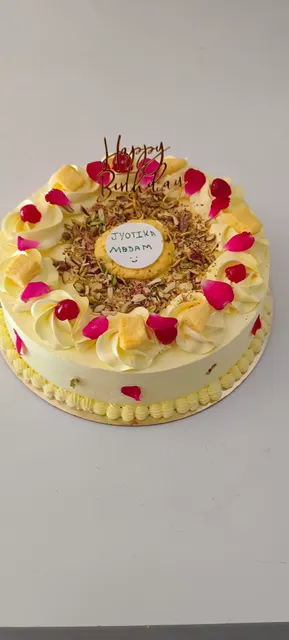 DP Cake Studio and Cake Class