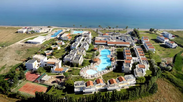 Zorbas Beach Hotel