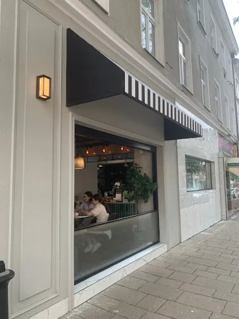 Tesla Pizza & Concept