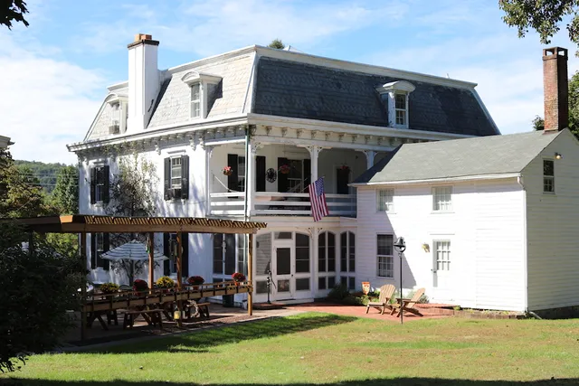 Longswamp Bed & Breakfast