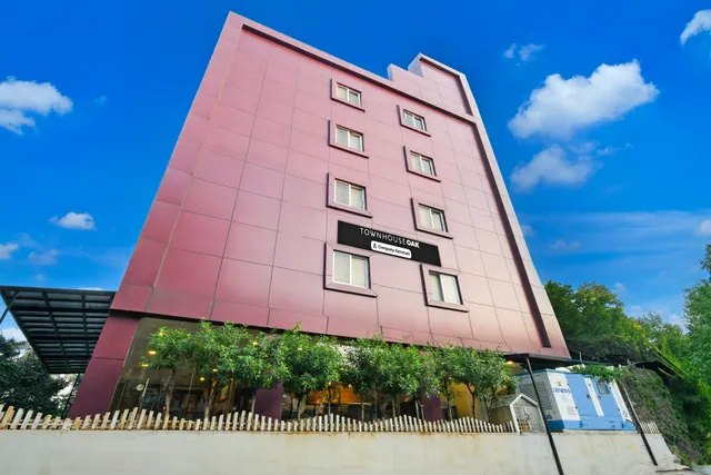 Super Townhouse Gachibowli Near Gopichand Academy