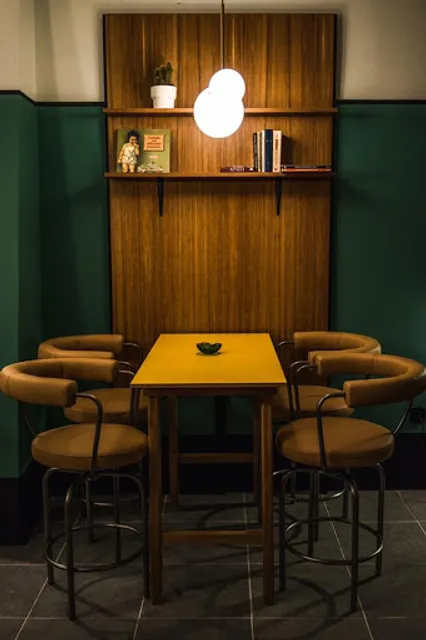 Κάρολος Wine bar