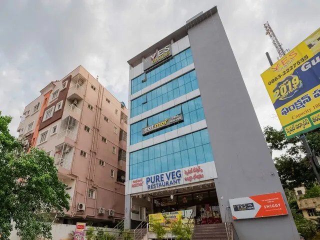 J3 Royal Guest Rooms