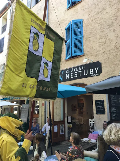 Nestuby cave & bar à Cotignac