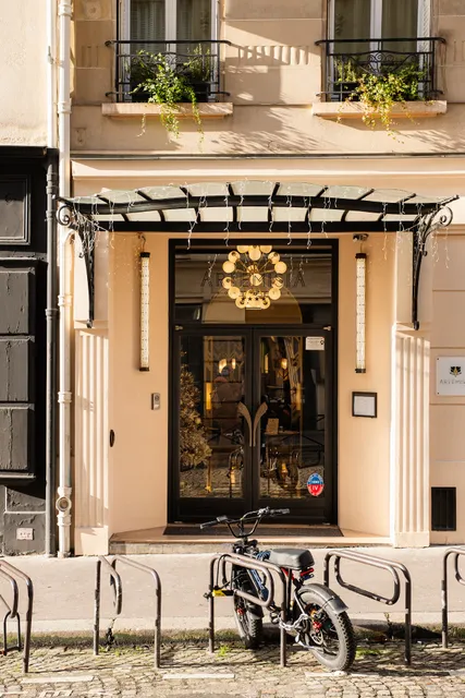 Artemisia Montmartre