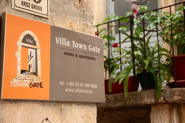 Villa Town Gate