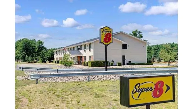 Super 8 by Wyndham Sanford Kennebunkport Area