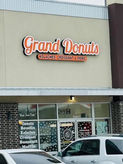 Grand Donuts