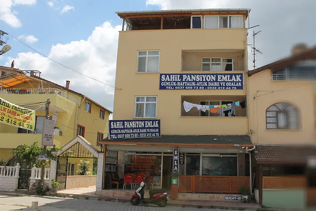 Yeniçiftlik Pansiyon | Sahil Pansiyon