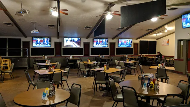 Red's Sports Bar and Grill