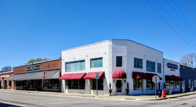 Pine Level Hardware & Furniture