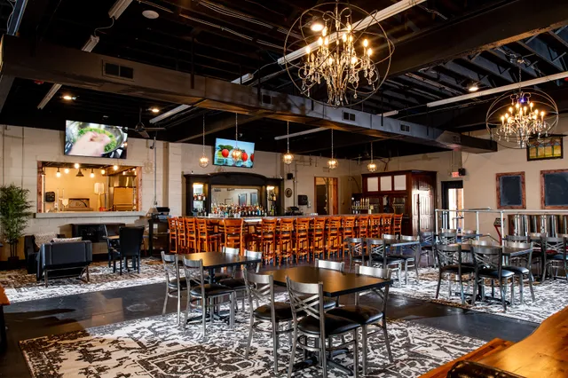 El Diablo Brewing Co. & Wood Fired Kitchen