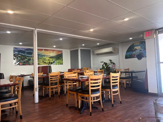 Queen Thai Food And Sushi