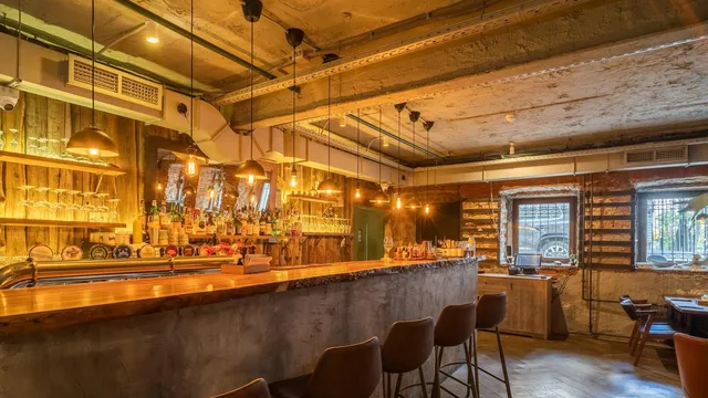 Alaska | Бар Чистые Пруды | Ресторан, гастробар, морепродукты