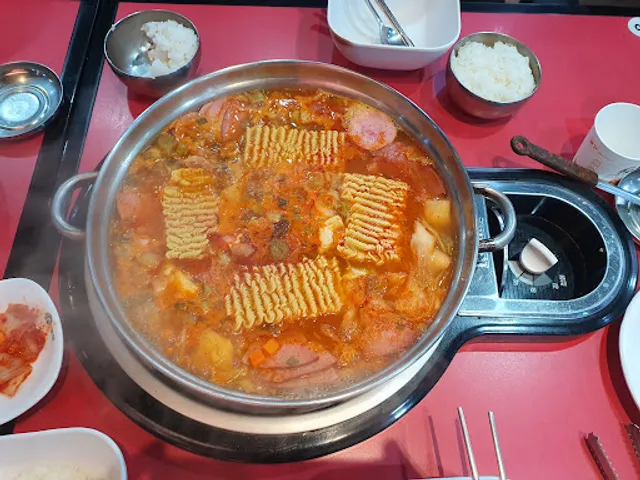 놀부부대찌개 대구이시아점