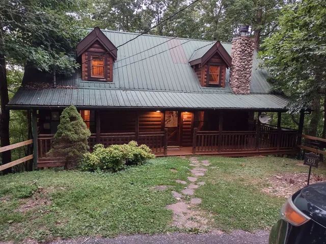 Bear Pleasures Cabin