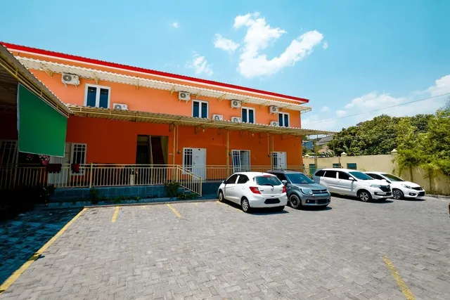 OYO 1835 Kostel Wood