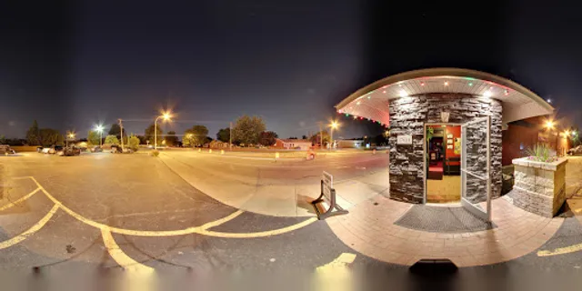 Oakwood Bar and Grill